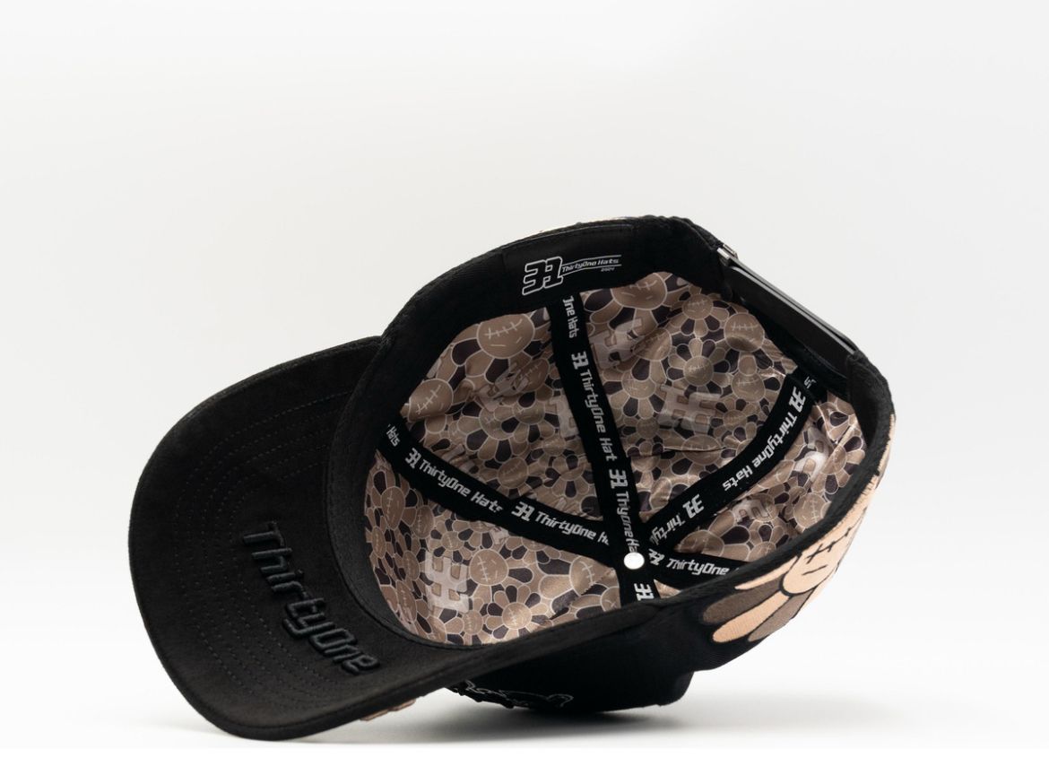 Thirthy One Hats Murakami