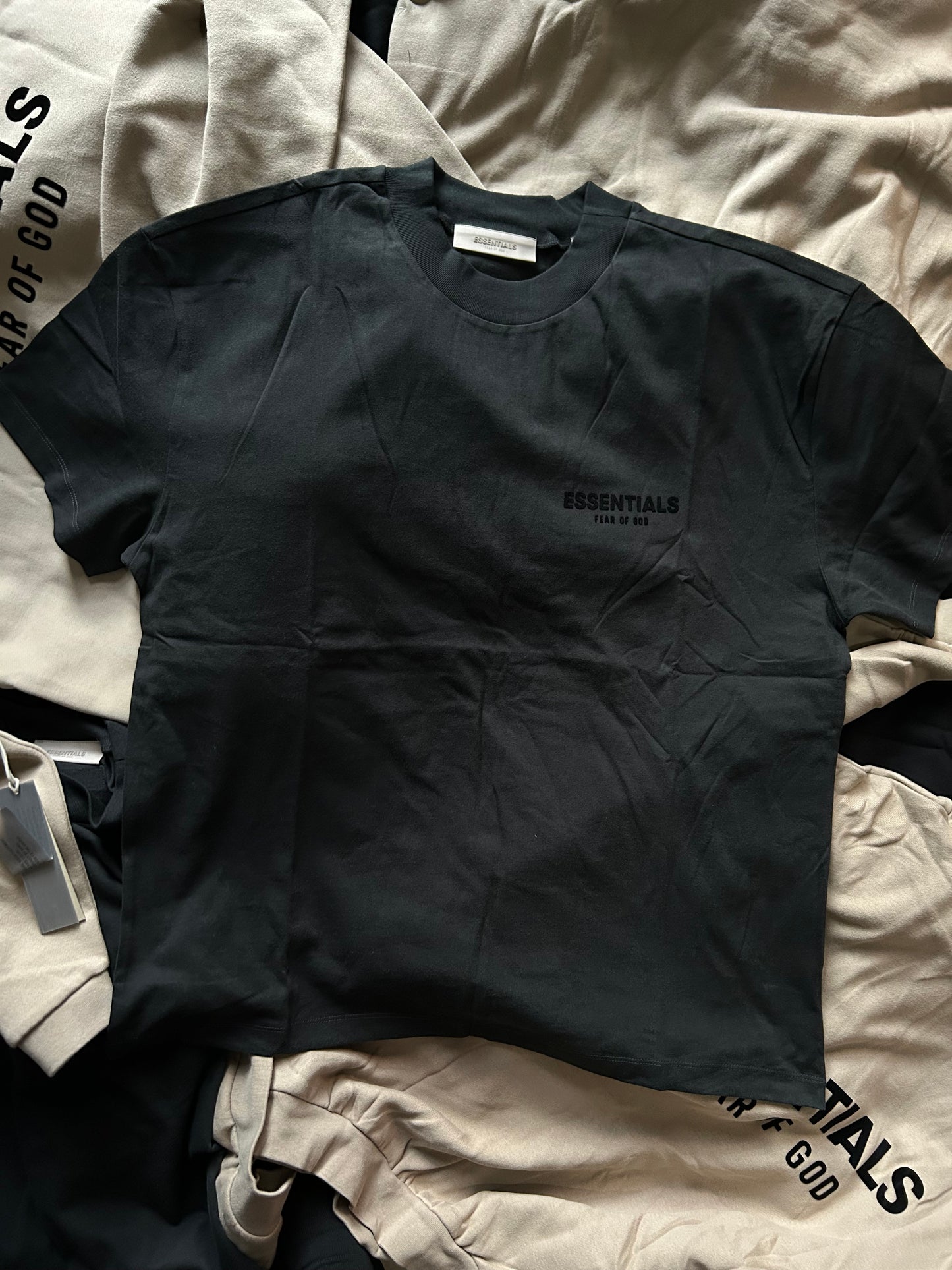 Playera ESSENTIALS strech lim FS22 negra