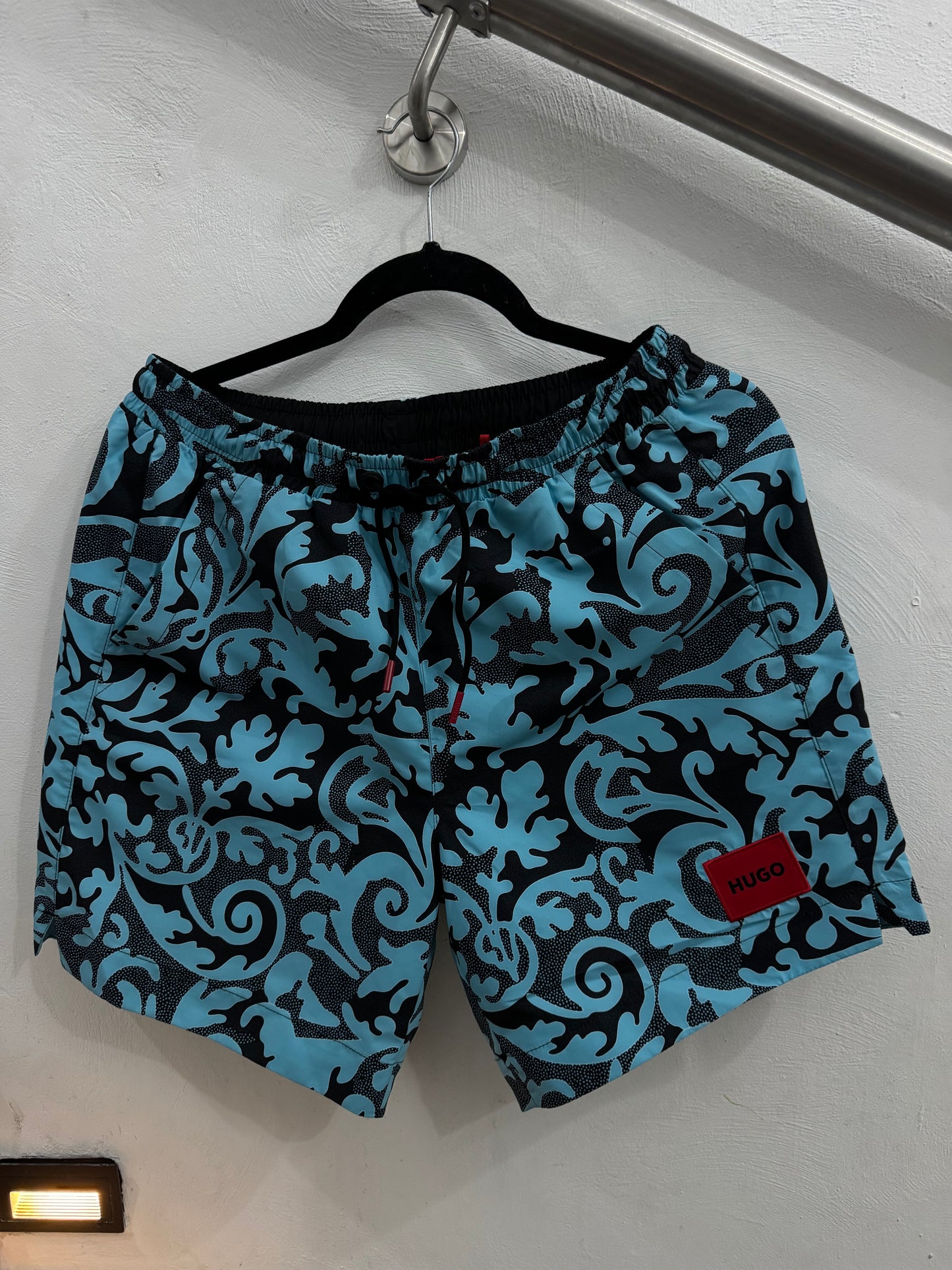short hugo