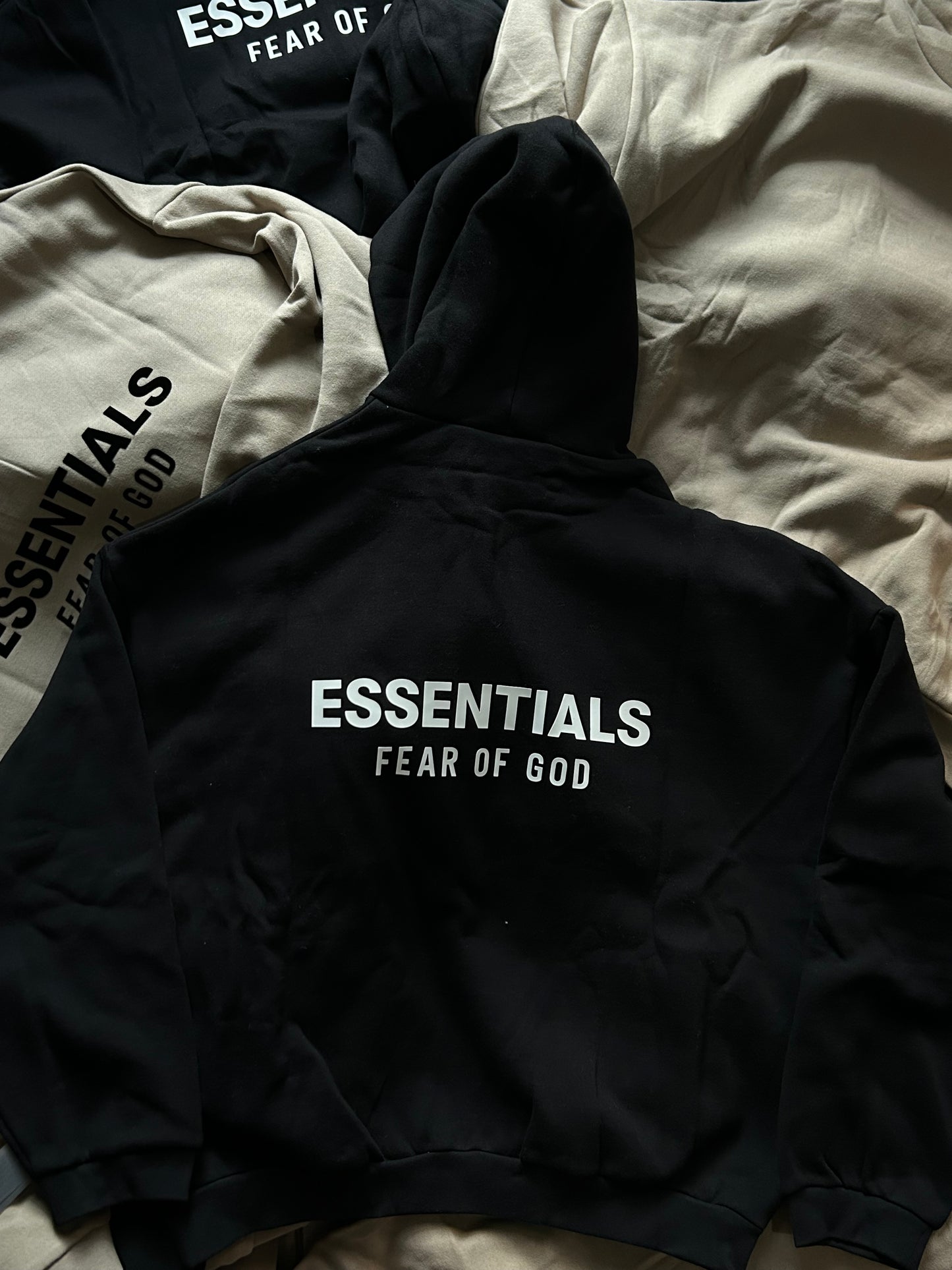 Hoodie ESSENTIALS SS24 fear of god negra