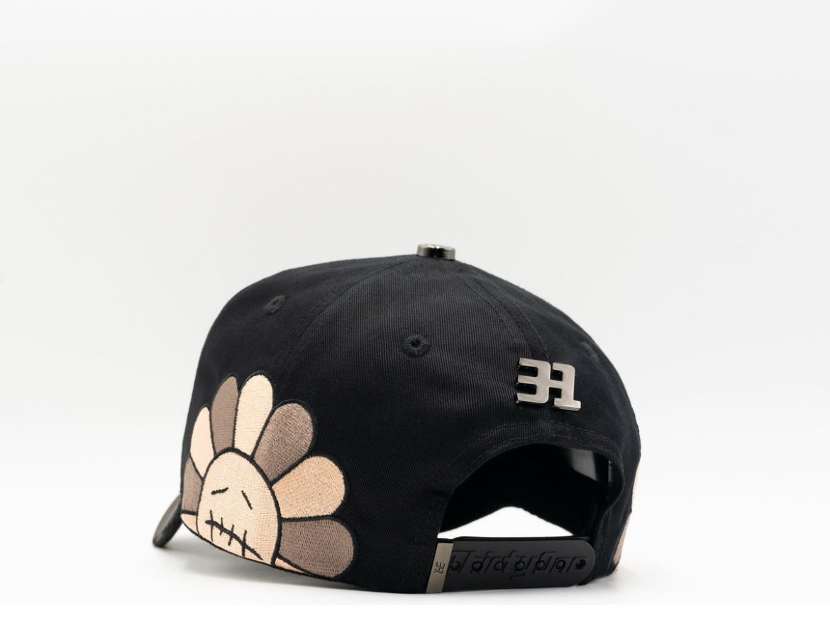 Thirthy One Hats Murakami